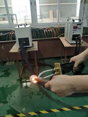 Καλή τιμή IGBT φορητή μηχανή θέρμανσης με επαγωγή υψηλής συχνότητας με 2m ευέλικτη Hf-40kw σε απευθείας σύνδεση